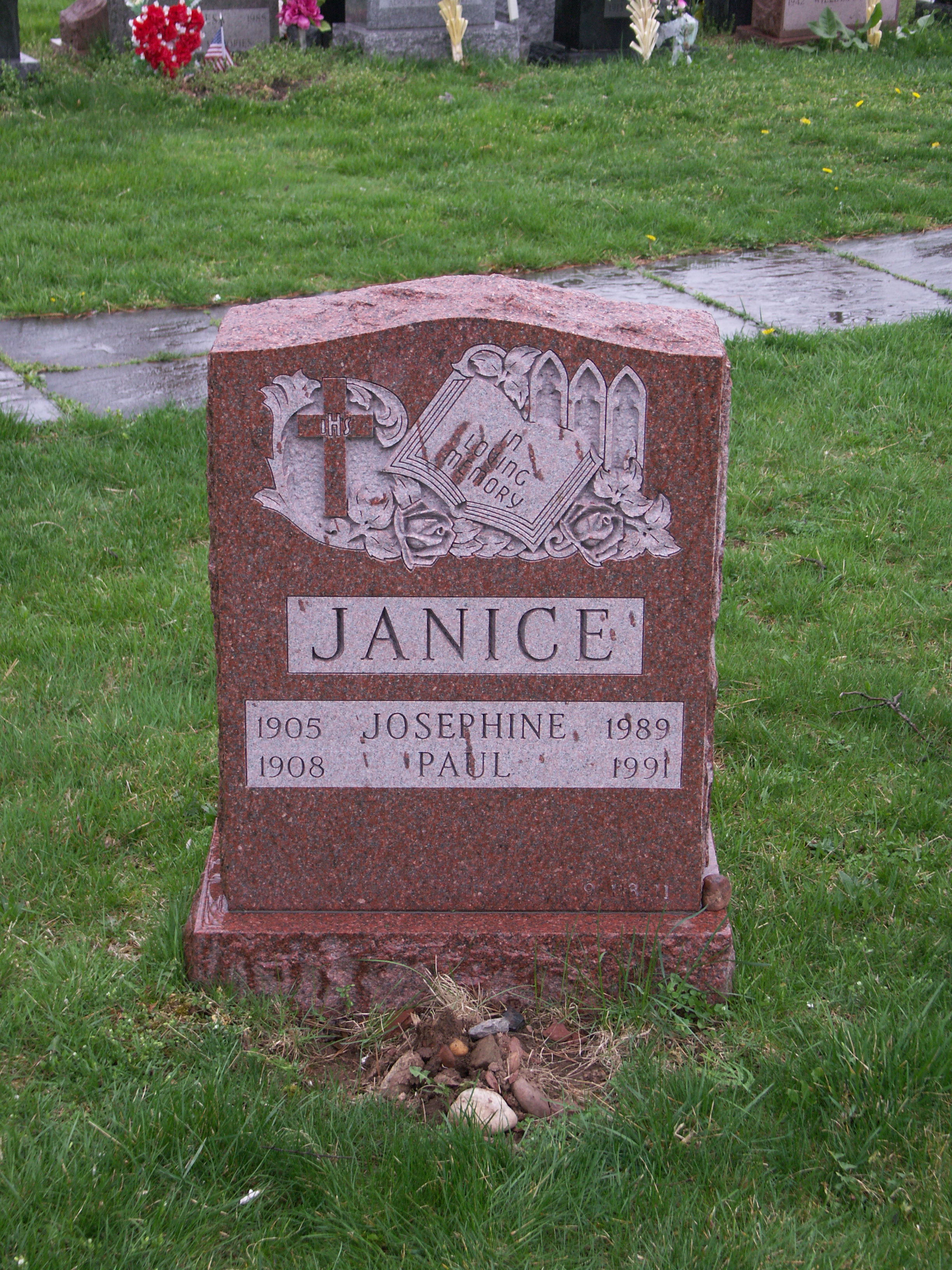Paul Janice Tombstone .jpg